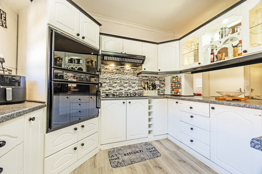 4 Bedroom Property for Sale in Rouxville Western Cape